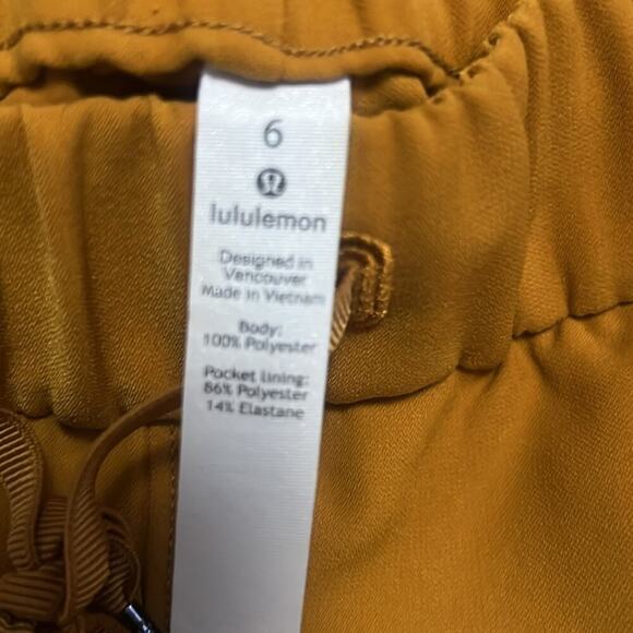 LULULEMON ATHLETICA ON THE FLY GOLD PANTS SIZE‎ 6 - Picture 4 of 4